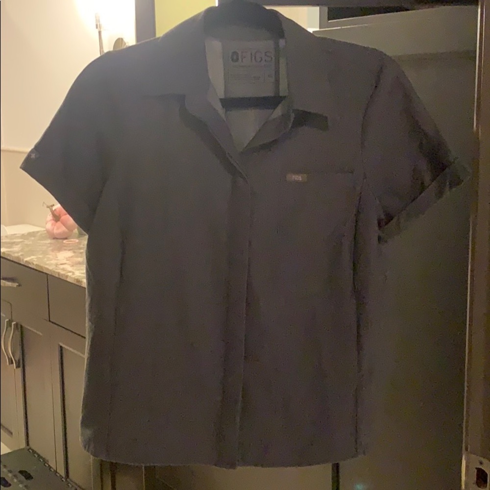 Figs scrub top